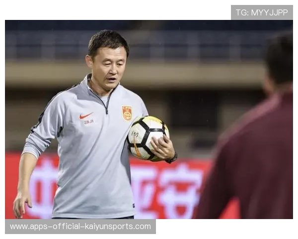 青训教练被评为年度最佳 教练职业化水平提升，青训职业选手